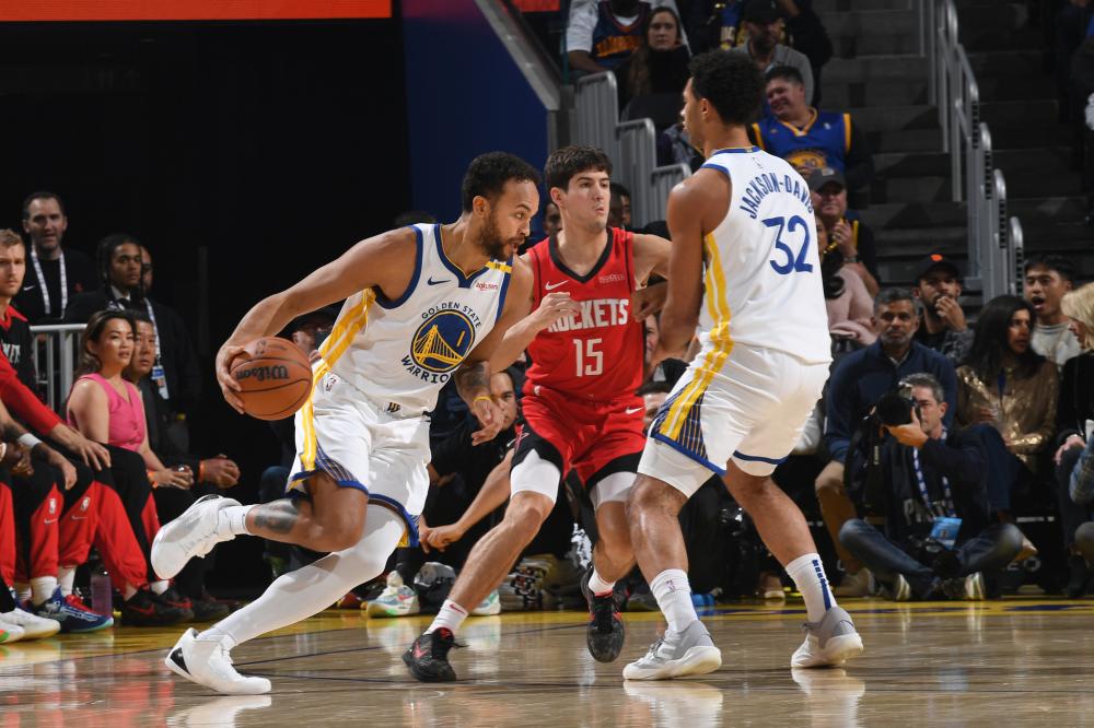 还是球场外 还是球场外